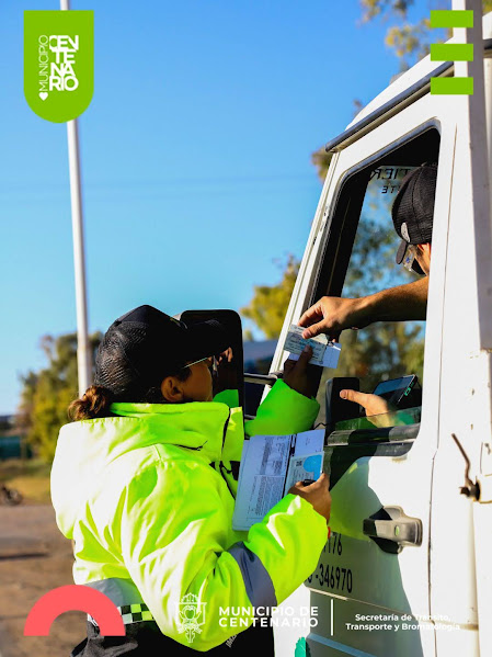 Imagen de OPERATIVO DE TRÁNSITO EN LA RUTA PROVINCIAL 7 Y MEJORAS EN LA SEGURIDAD VIAL PARA EL INGRESO A LAS ESCUELAS 